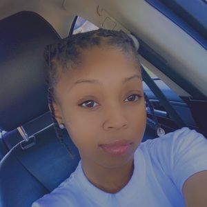 Meet your Posher, Nina